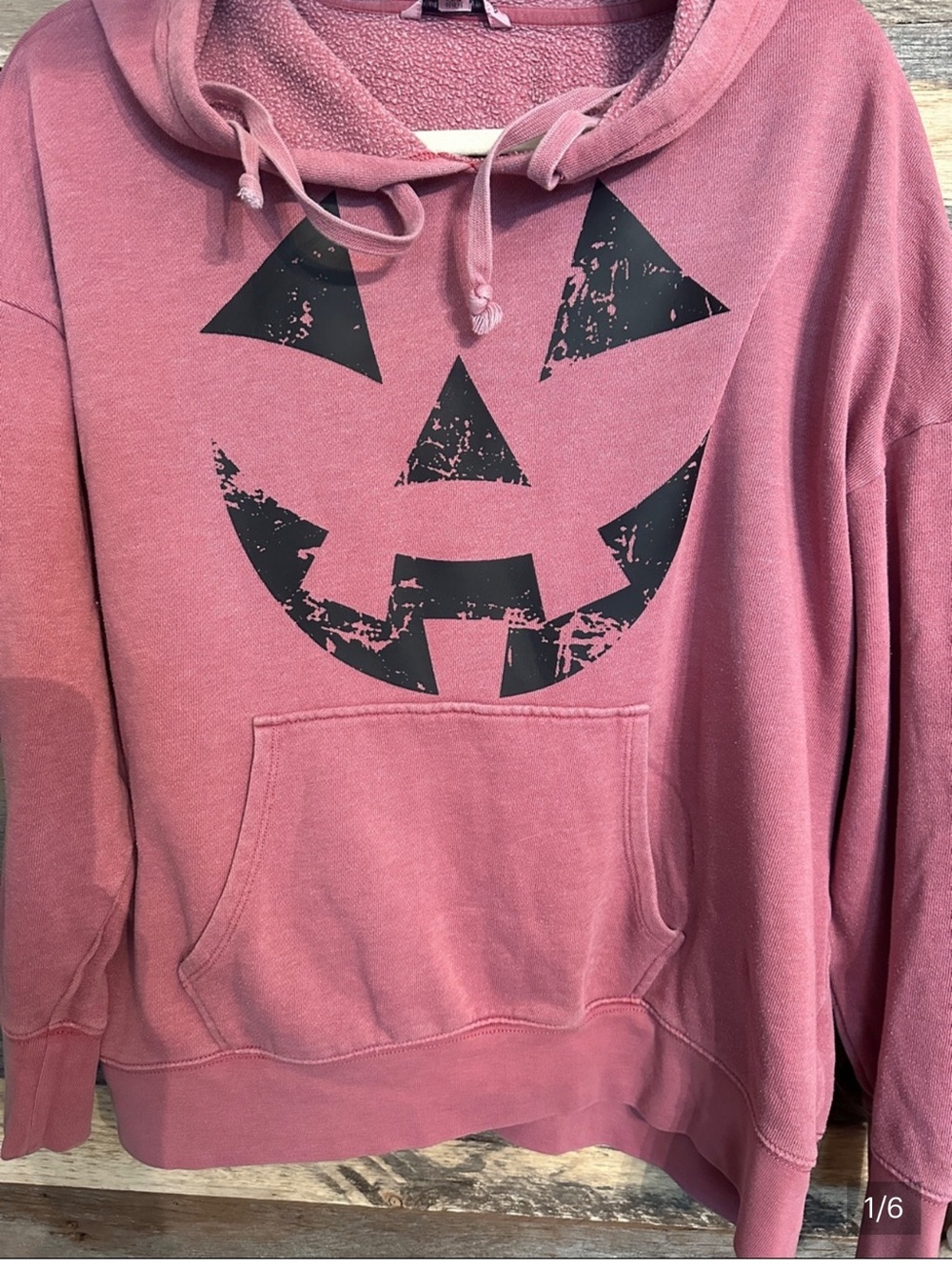 American Eagle Outfitters Dusty Rose Hoodie with Distressed Pumpkin Face - Picture 7 of 7
